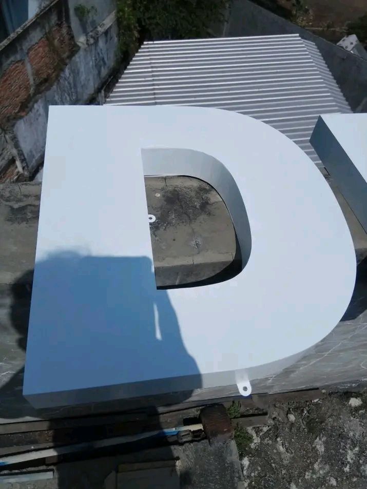 Huruf Timbul Dan Neon Box